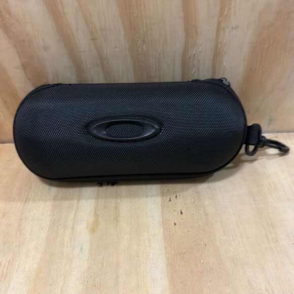 Oakley Men's Gascan Sunglasses Brand New with Case. - Picture 7 of 7